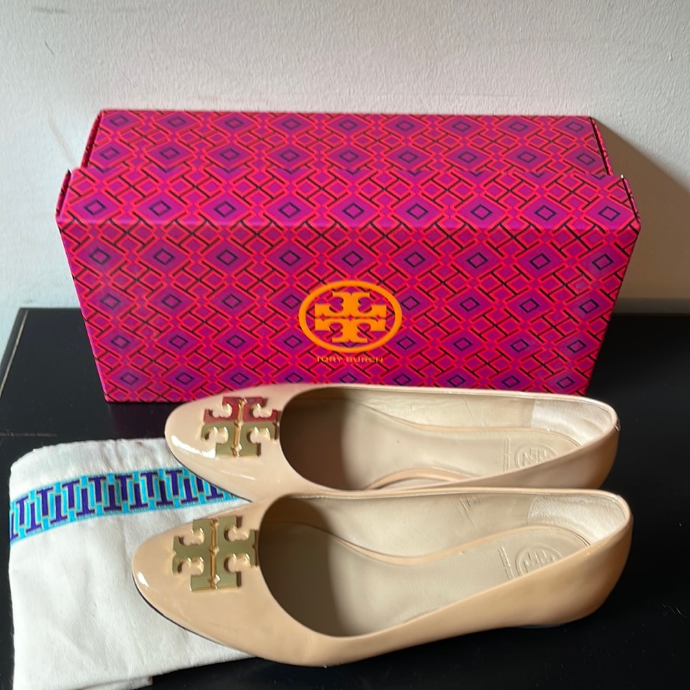 Tory Burch Raleigh ballet flat patent leather size 7 comes with box and dust bag